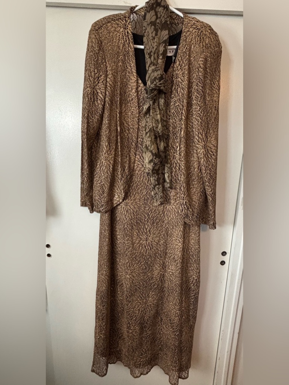 Vtg S.L.Fashions Gold Lace Two-Piece Formal Dress Brown Pattern Scarf Womens 16